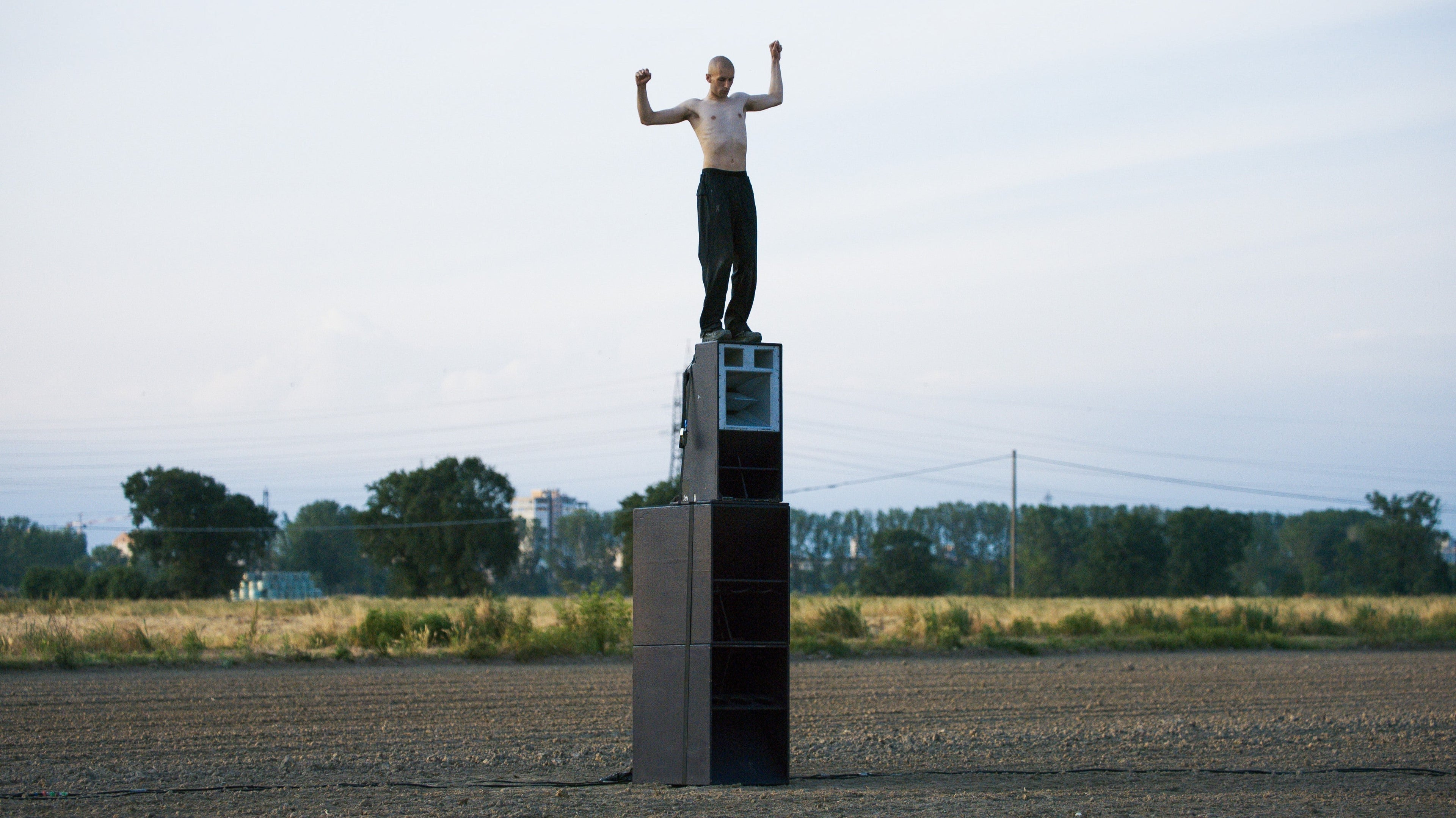 CHAOS MEETS ORDER. SLAM JAM AND ON DEBUT THEIR FIRST COLLABORATION, SHARPDUST.