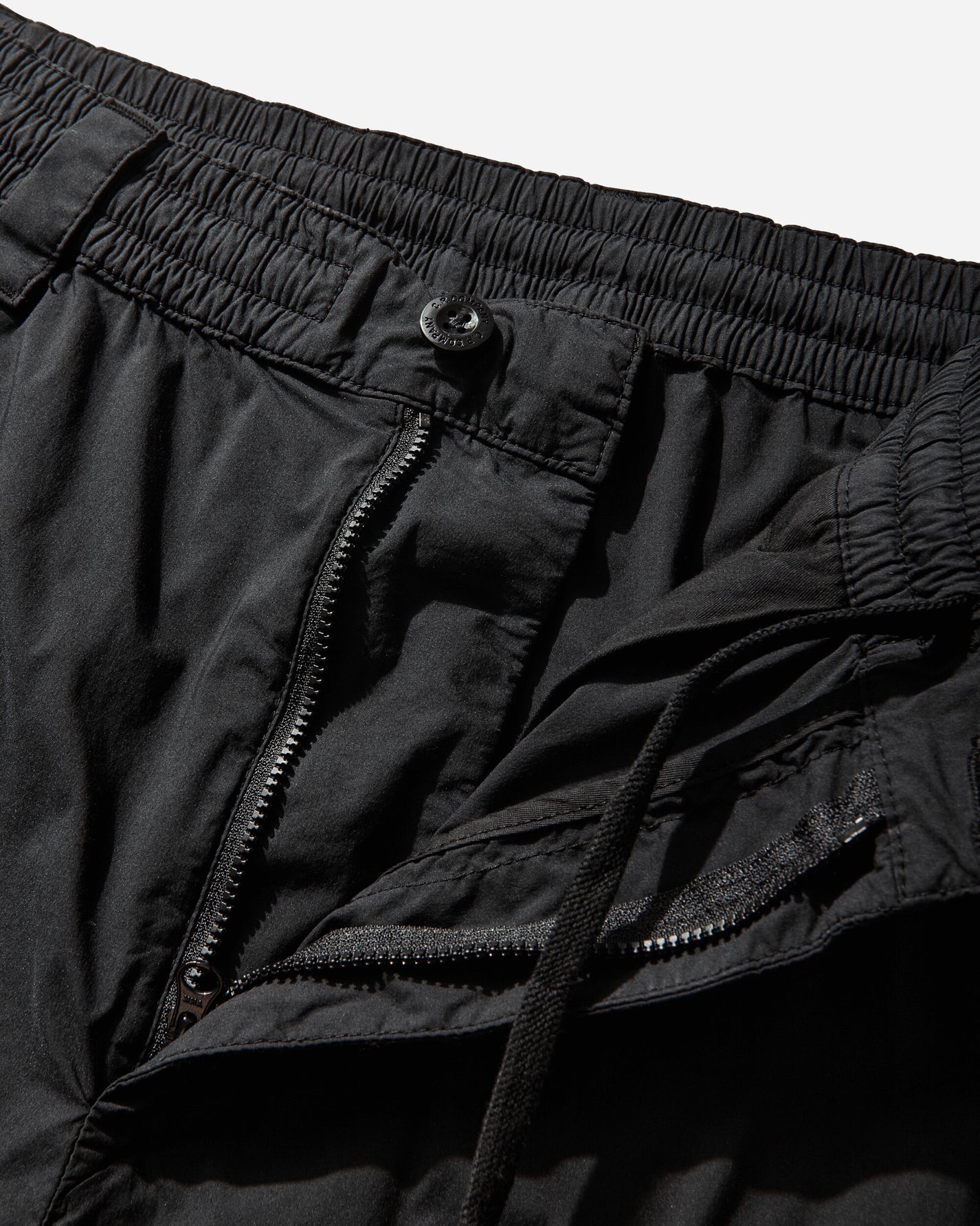 C.P. Company Bermuda Cargo In 50 Fili Stretch Black Shorts Cargo Short 20CMBE254A-006439G 999