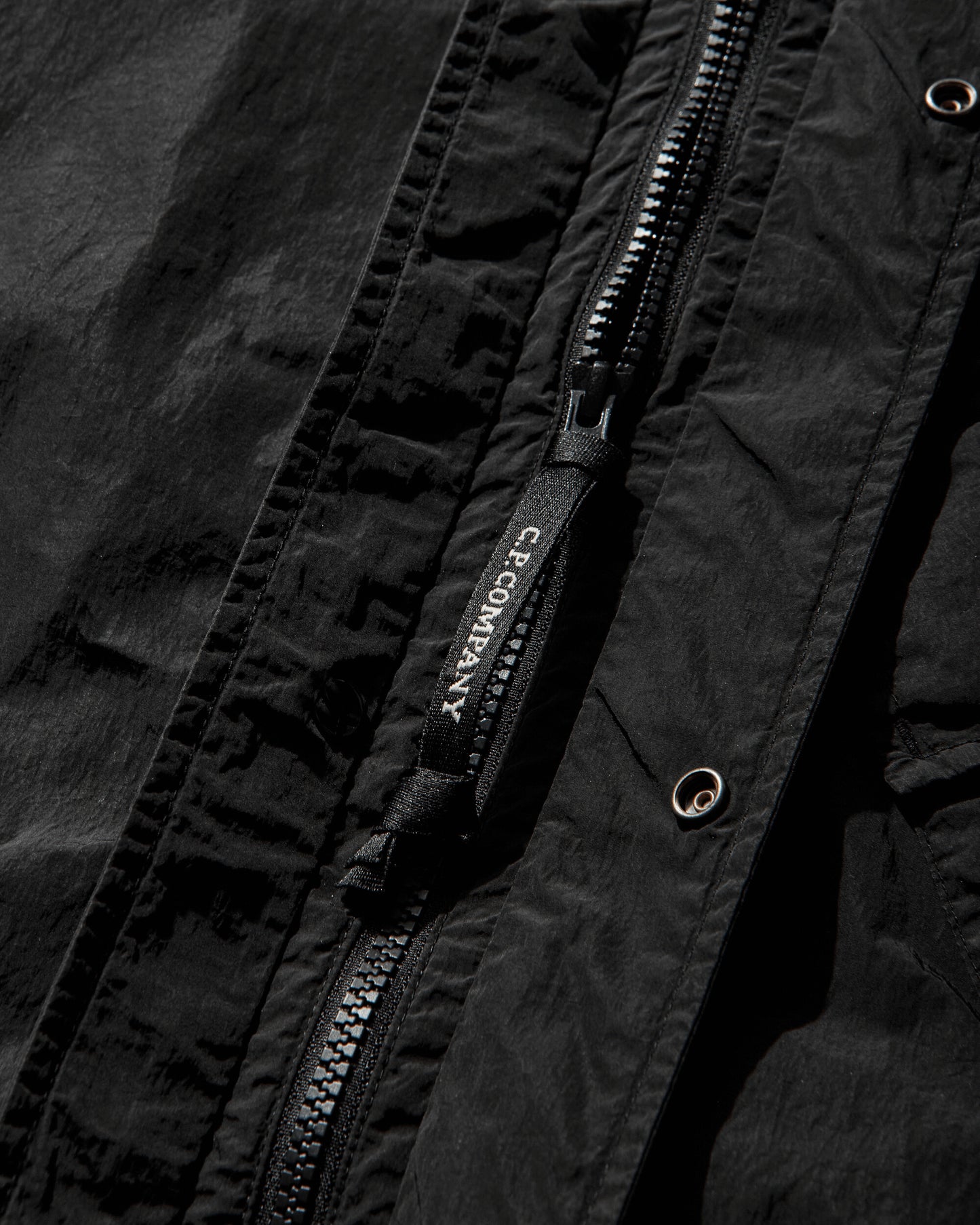 C.P. Company Chrome-R Hooded Lens Overshirt Black Shirts Overshirt 20CMOS058A-005904G 999