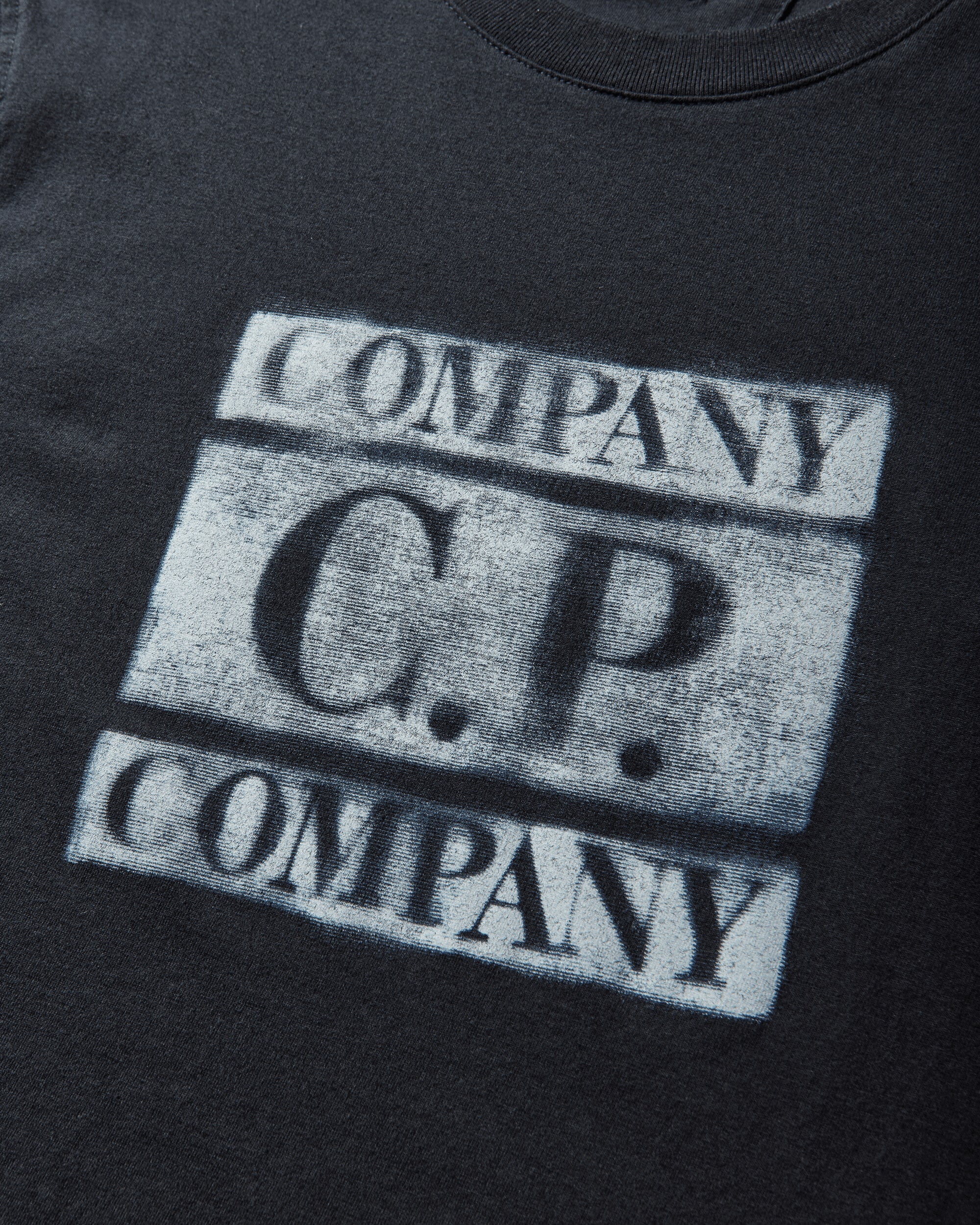 C.P. Company 30/1 Jersey Short Sleeve Logo T-Shirt Total Eclipse T-Shirts Shortsleeve 20CMTS141A-110579W 888