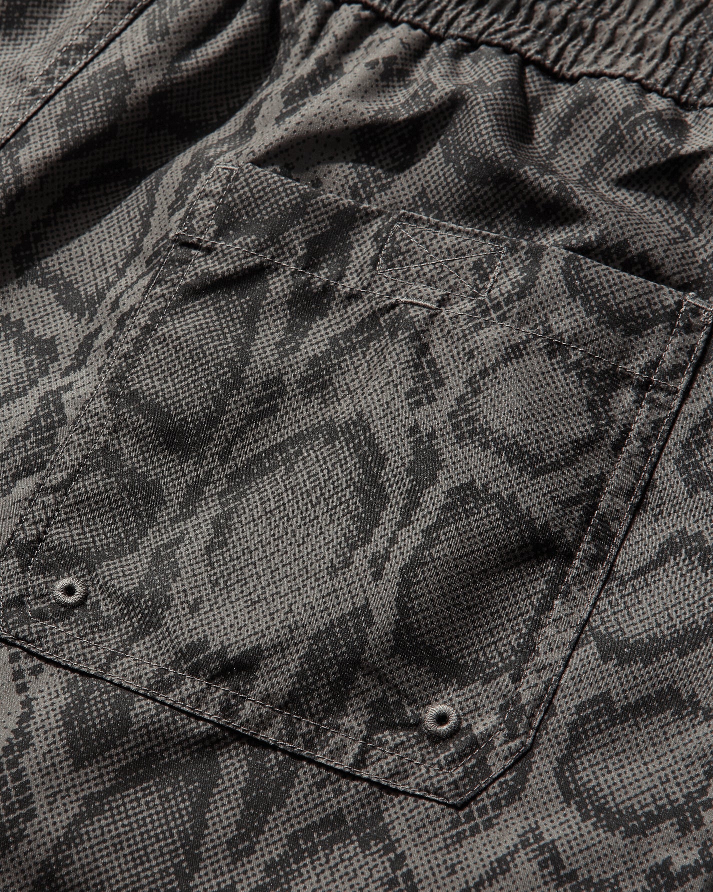 Carhartt WIP Slater Swim Trunks Snake Camo/Leaf Swimwear Swim Trunks I035063 3QAXX