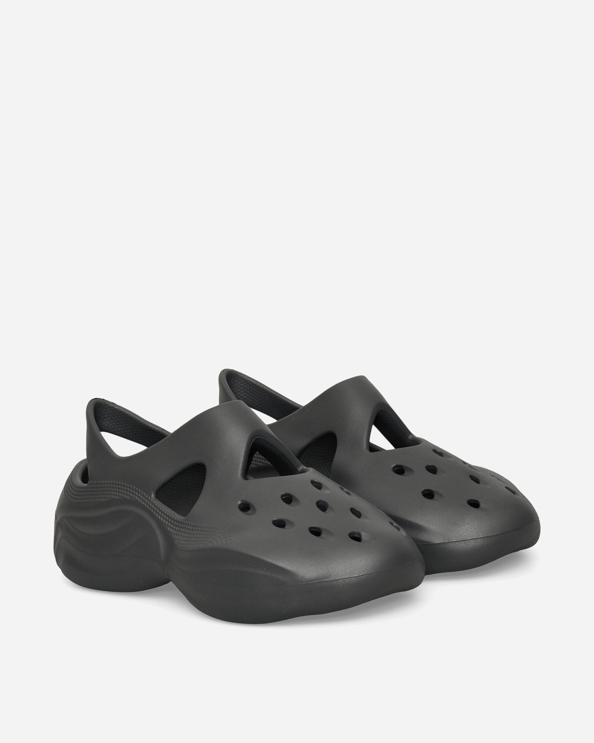 Crocs Dingyun Zhang X Crocs Diffuser Black Sand Sandals and Slides Sandals and Mules CR.209552 BKSD