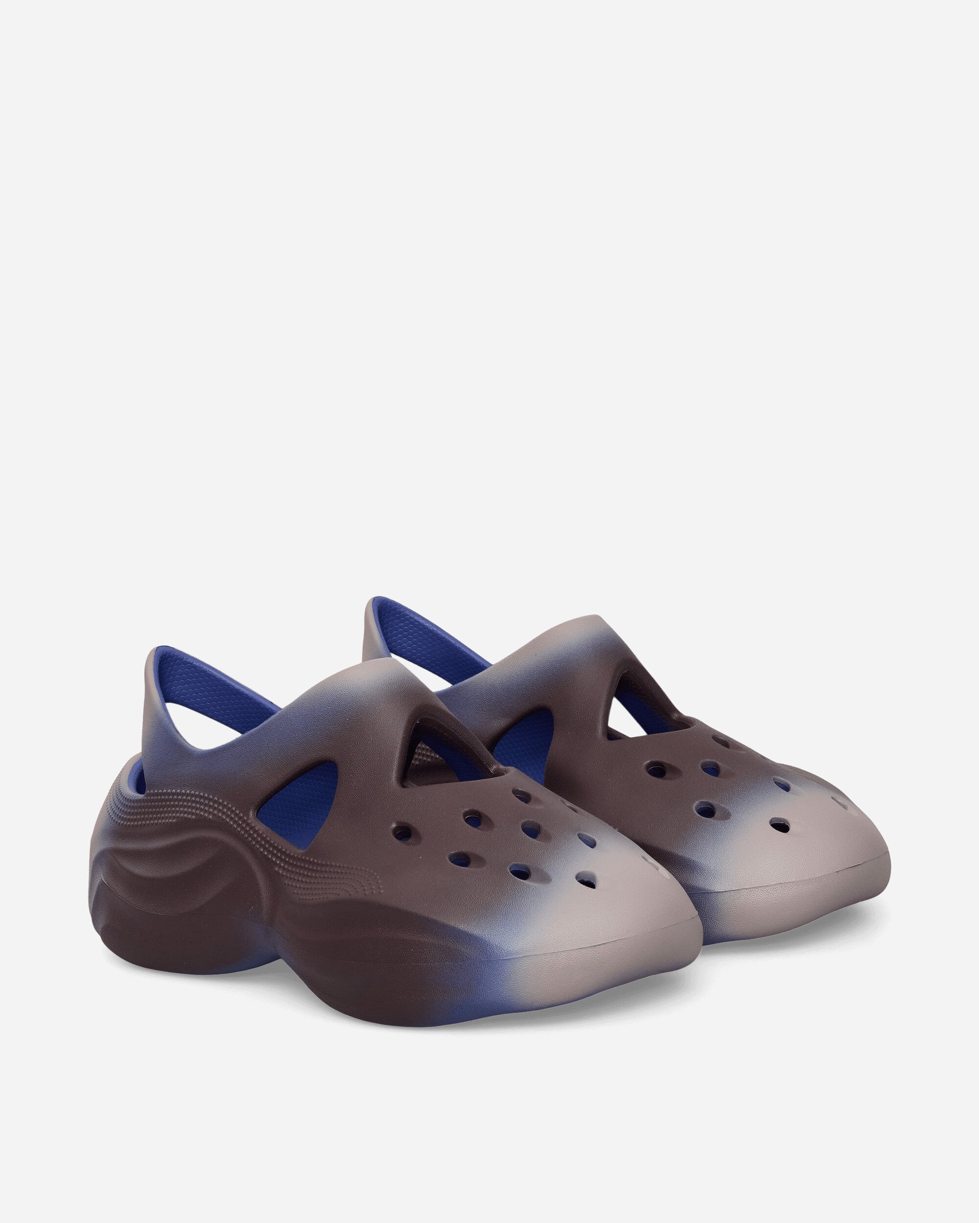 Crocs Dingyun Zhang X Crocs Diffuser Sapphire Sandals and Slides Sandals and Mules CR.209552 SAPP