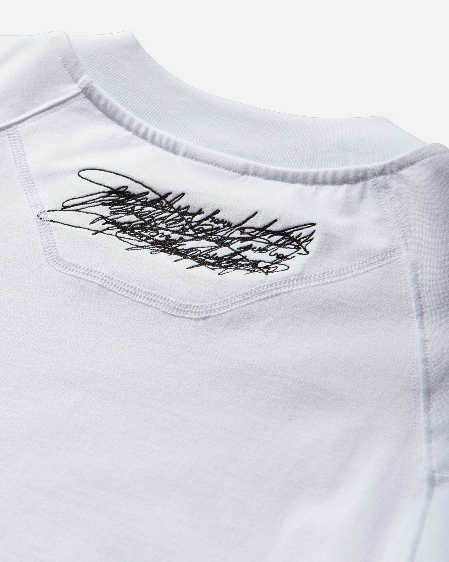 GR10K Pump Longsleeve White T-Shirts Longsleeve DG021301FR12 12