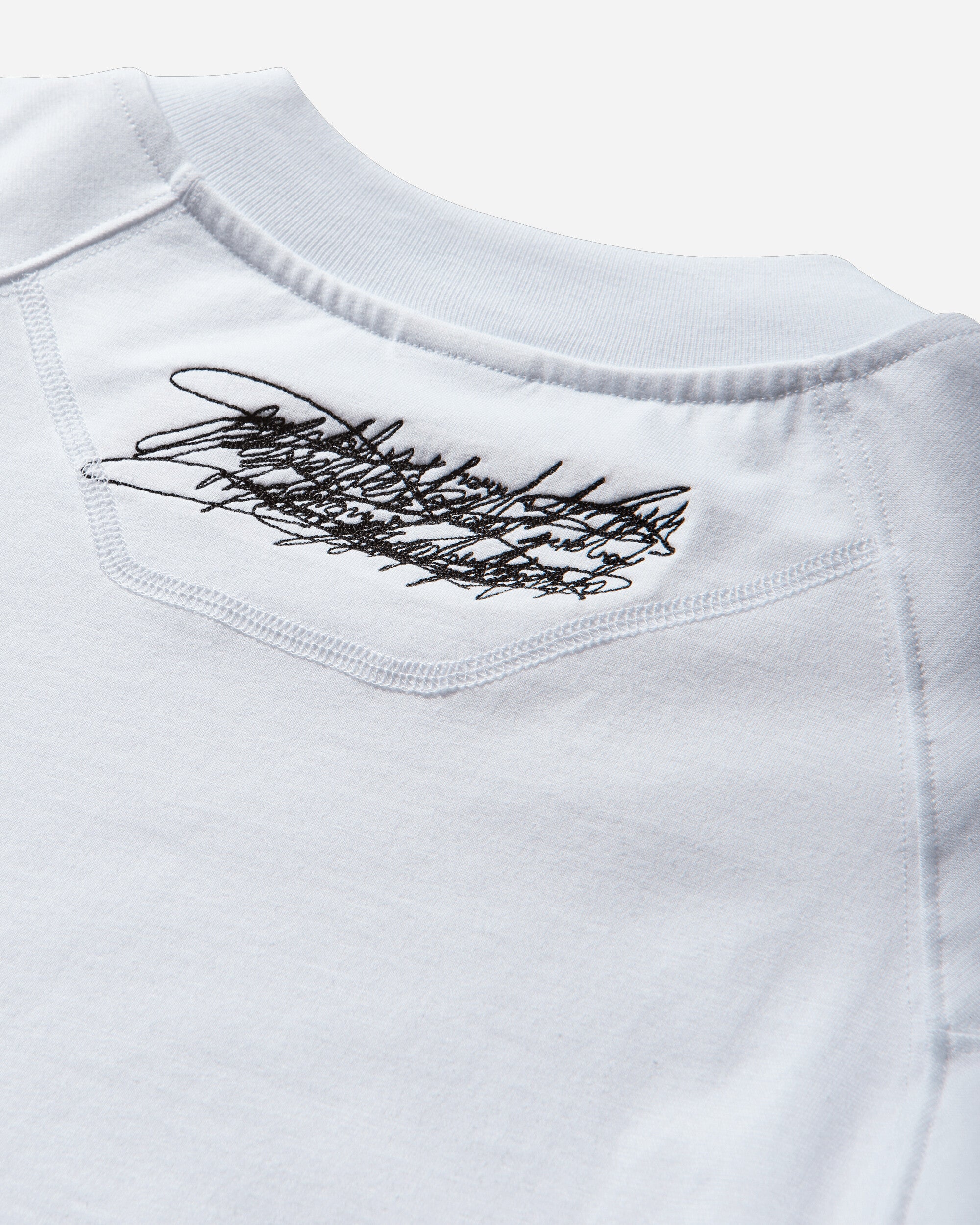 GR10K Pump Longsleeve White T-Shirts Longsleeve DG021301FR12 12