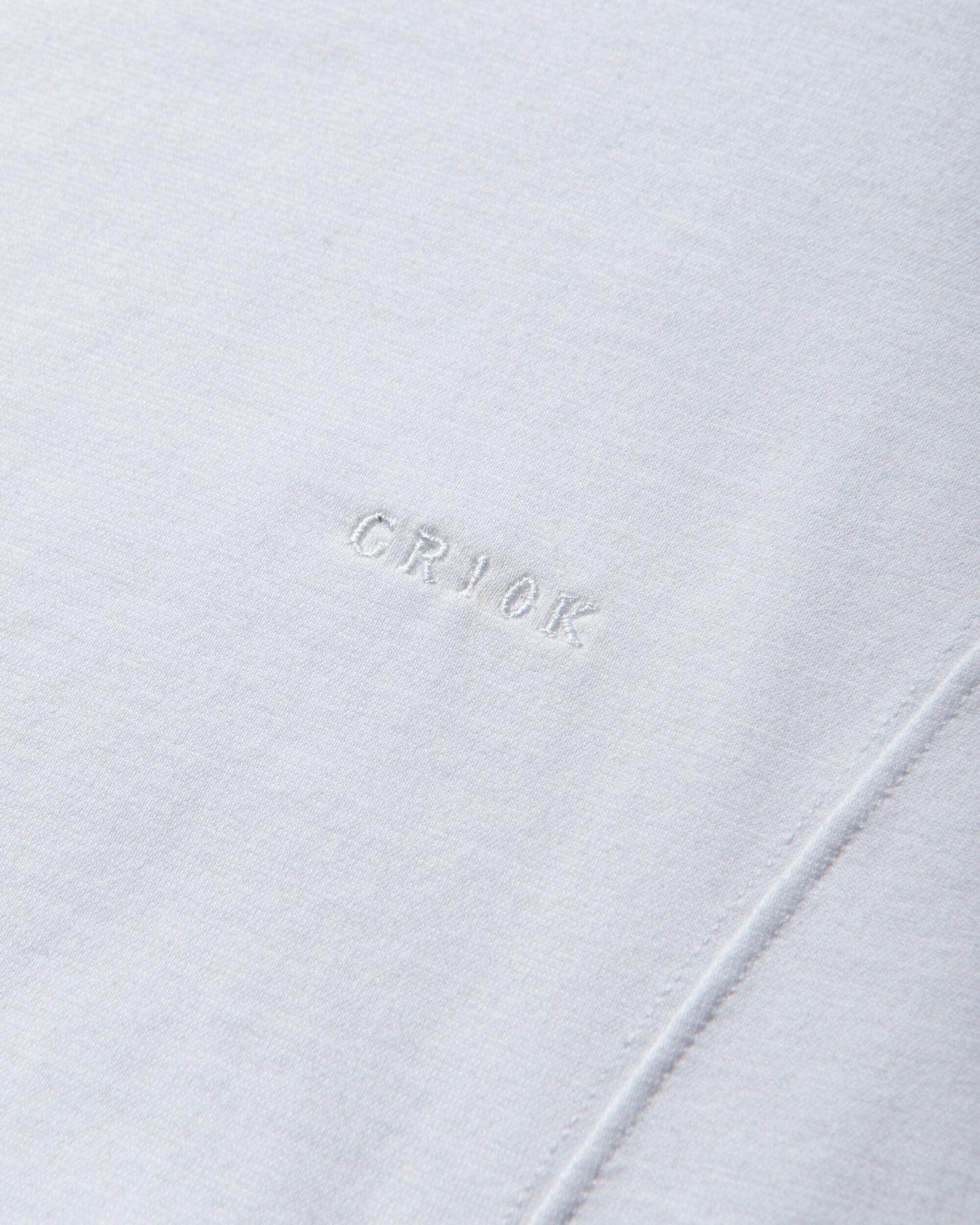 GR10K Pump Longsleeve White T-Shirts Longsleeve DG021301FR12 12