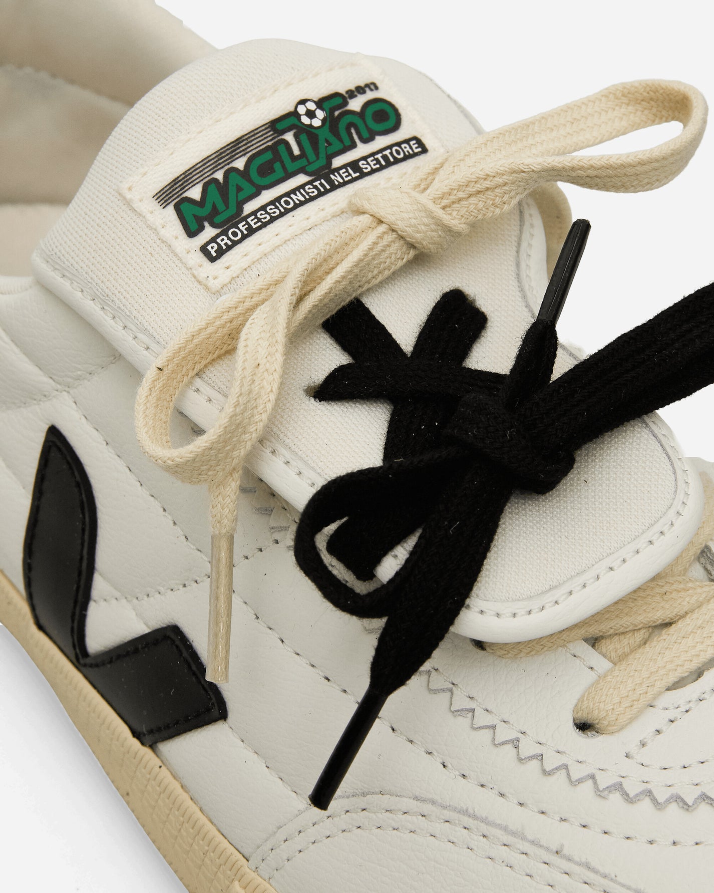 Magliano Panenka Veja X Magliano White Sneakers Low MG0221673 WHT