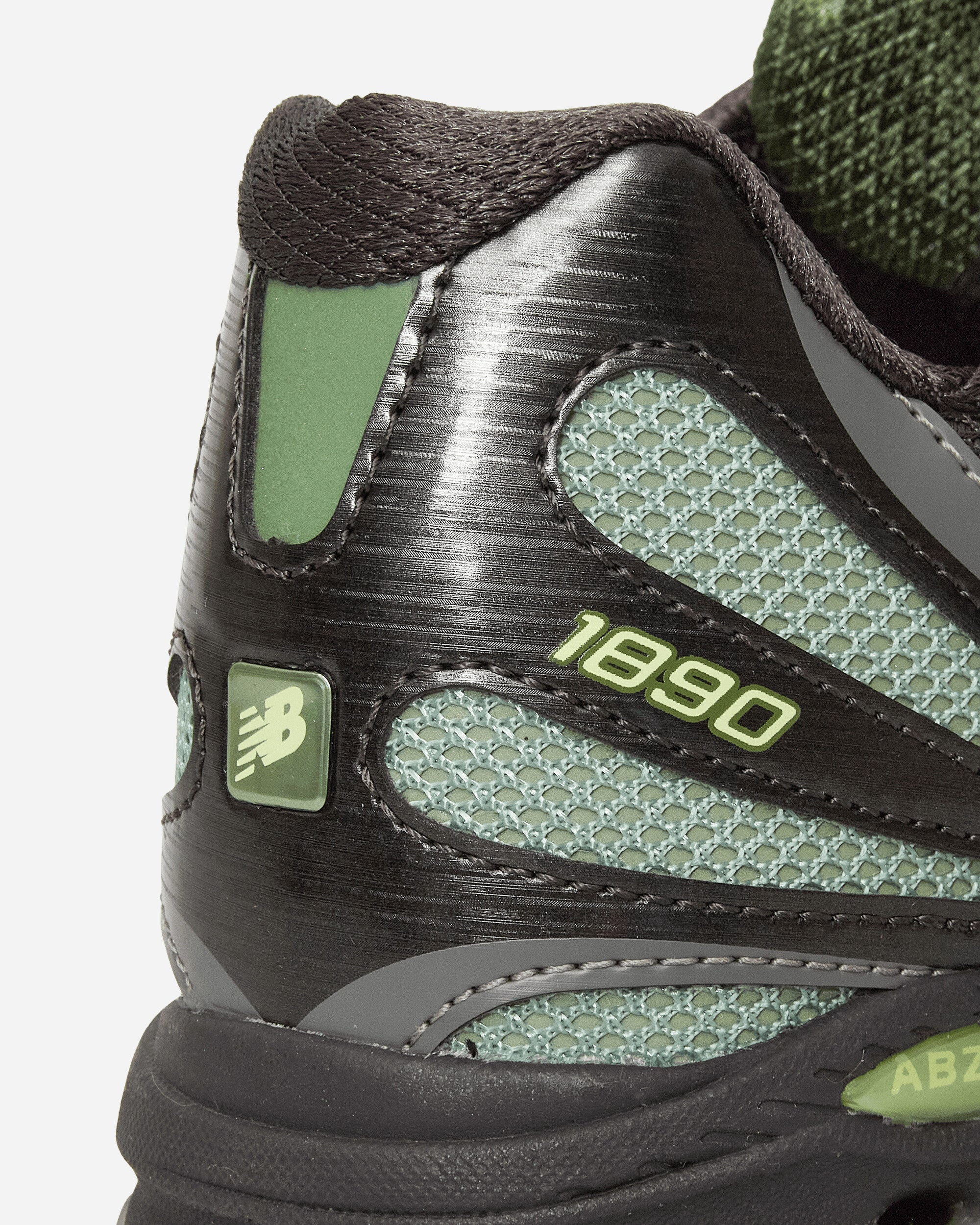 New Balance U189071H Faded Black/Utility Green Sneakers Low U189071H