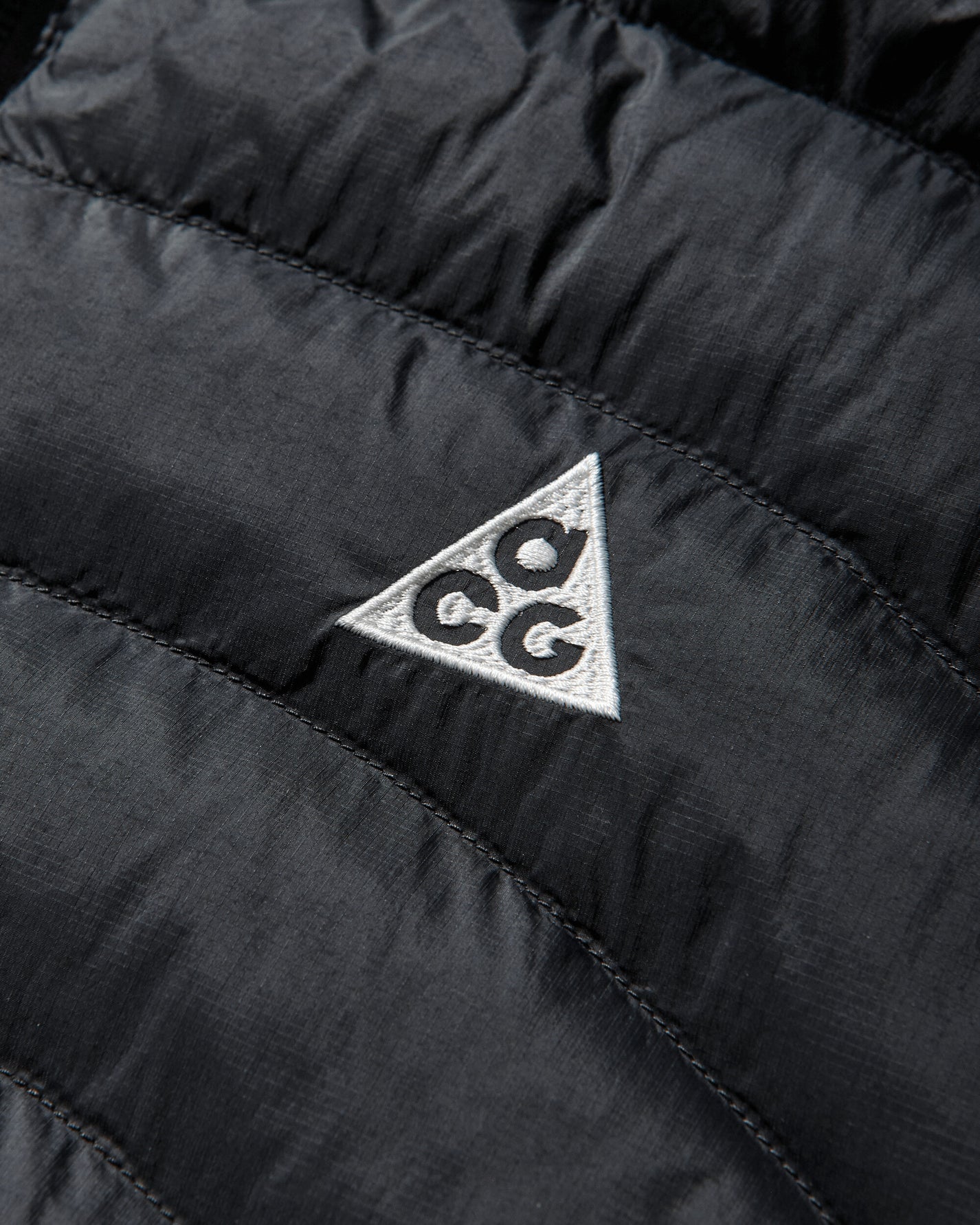 Nike M Acg Tfadv Lava Flow Vest Black/Black/Black/Summit White Coats and Jackets Vests HV0605-010