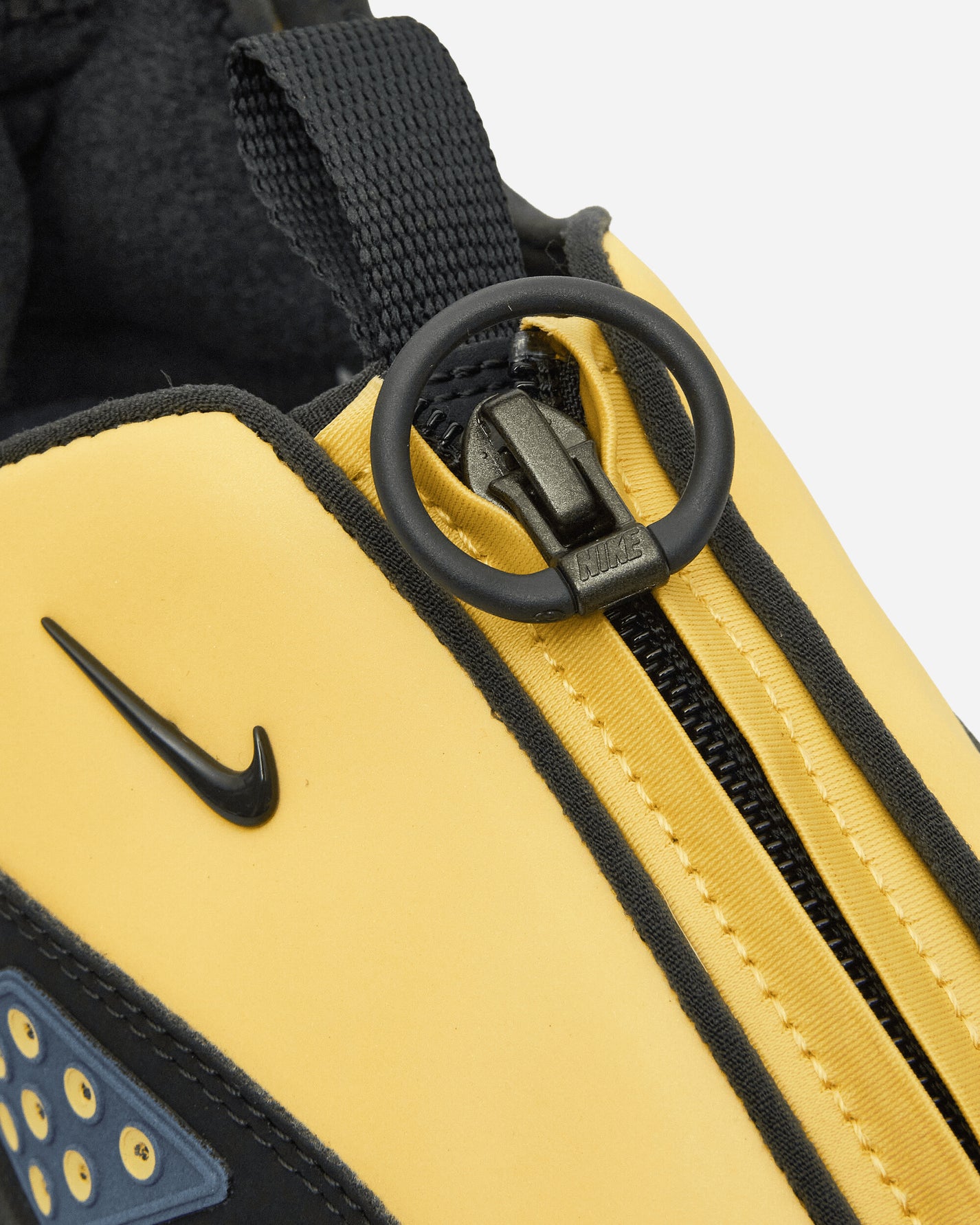 Nike W Nike Air Max Sndr Saturn Gold/Off Noir Sneakers Low HF1199-700