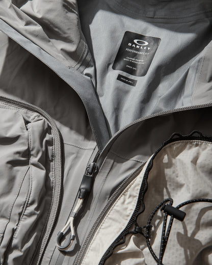 Oakley Latitude Veil Slingpack Jacket Cement Coats and Jackets Jackets FOA407866 314