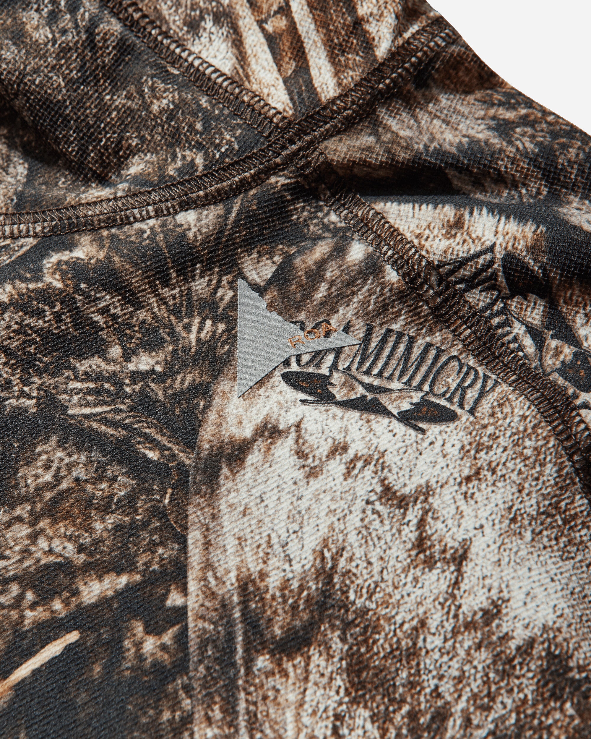 ROA Lio UPF Plus 50 Baselayer Moth Print Long Sleeve Hoodie Brown T-Shirts Longsleeve YBMW082FA67 BRW0001