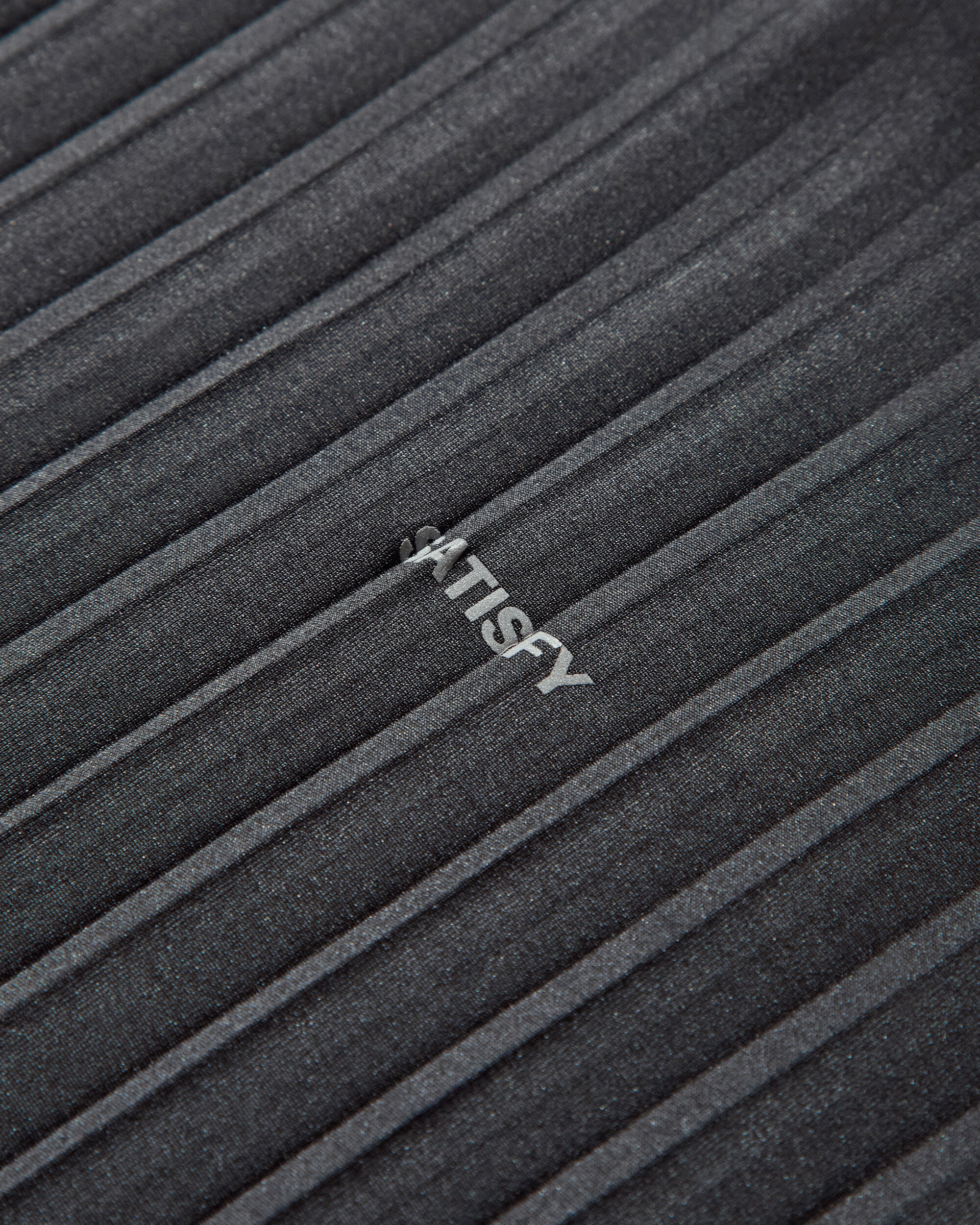 Satisfy AuraLite Pleated Long Tee Black T-Shirts Shortsleeve 11068 00001