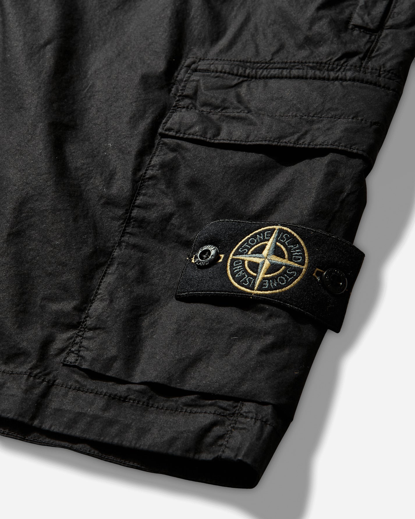 Stone Island Indigo Denim Ultra Bleached Straight Jeans Black Shorts Cargo Short L1S15L100020S0003 V0029