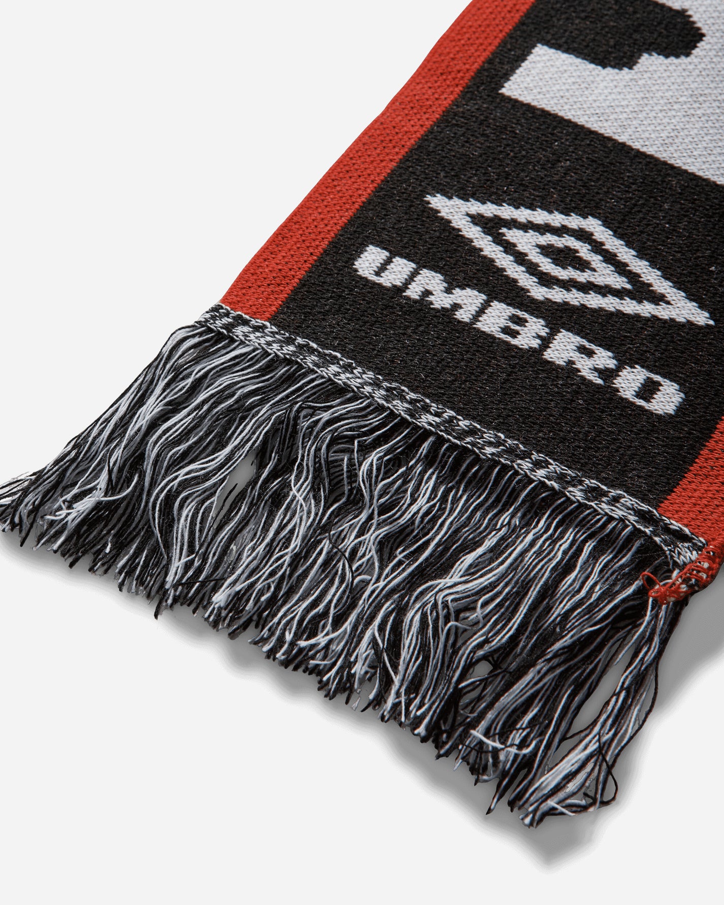 Umbro Cult Unity Scarf Black Red Gloves and Scarves Scarves and Warmneck UBMW232YA11 BLK0042