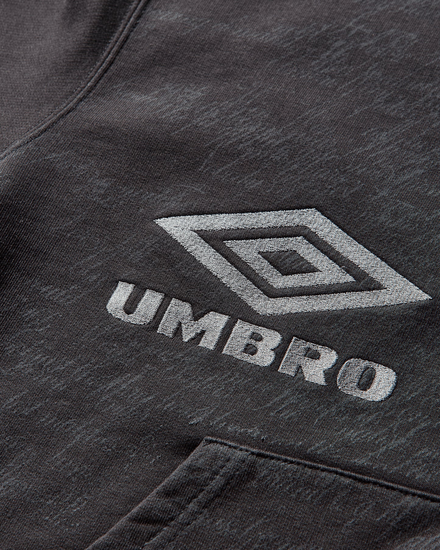 Umbro Compact Masked Zip Hoodie Washed Black Sweatshirts Hoodies UBMW0410FA255 BLK0020