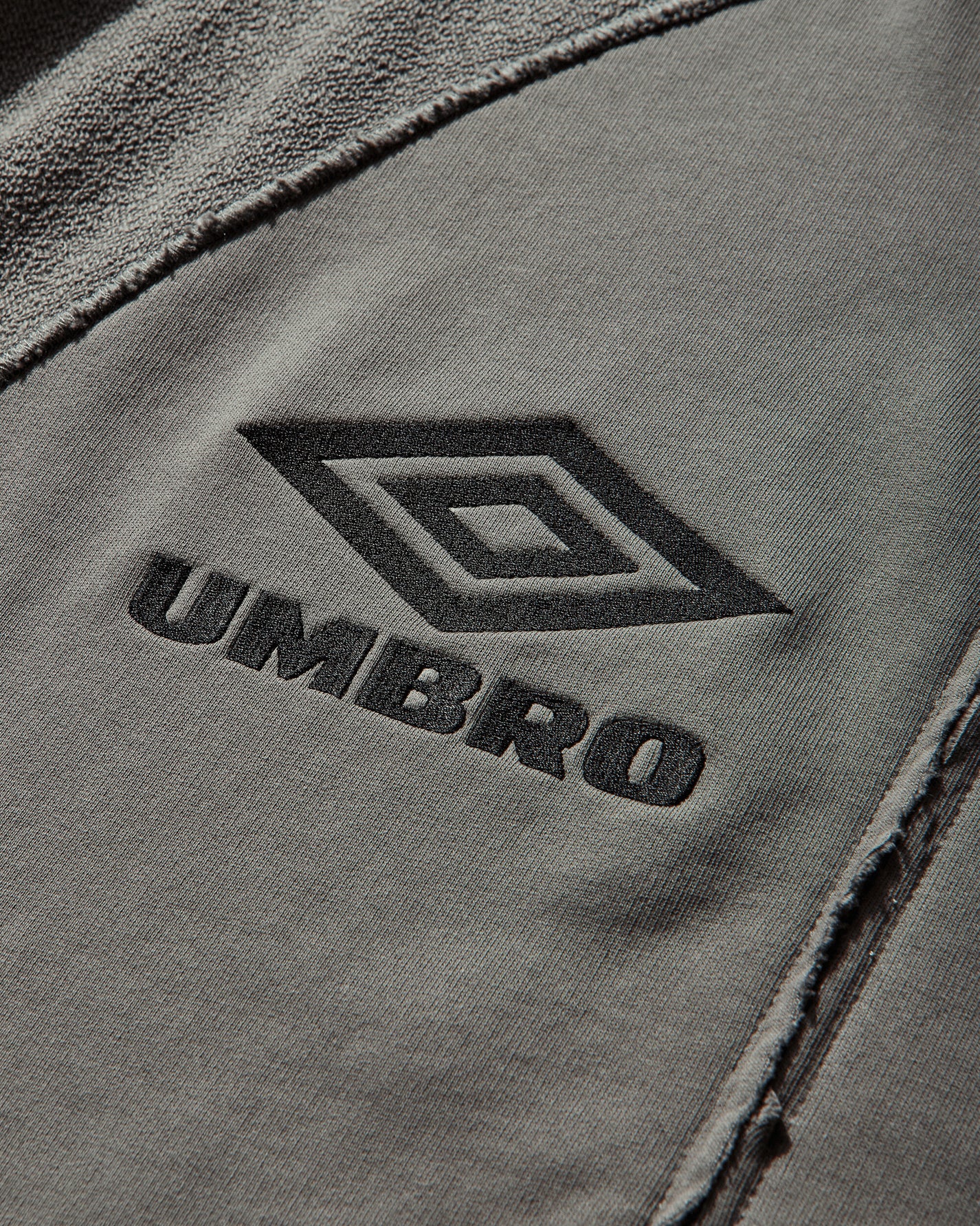 Umbro Royal Arms Zip Masked Hoodie Smock Grey Sweatshirts Hoodies UBMW0487FA317 GRY0052