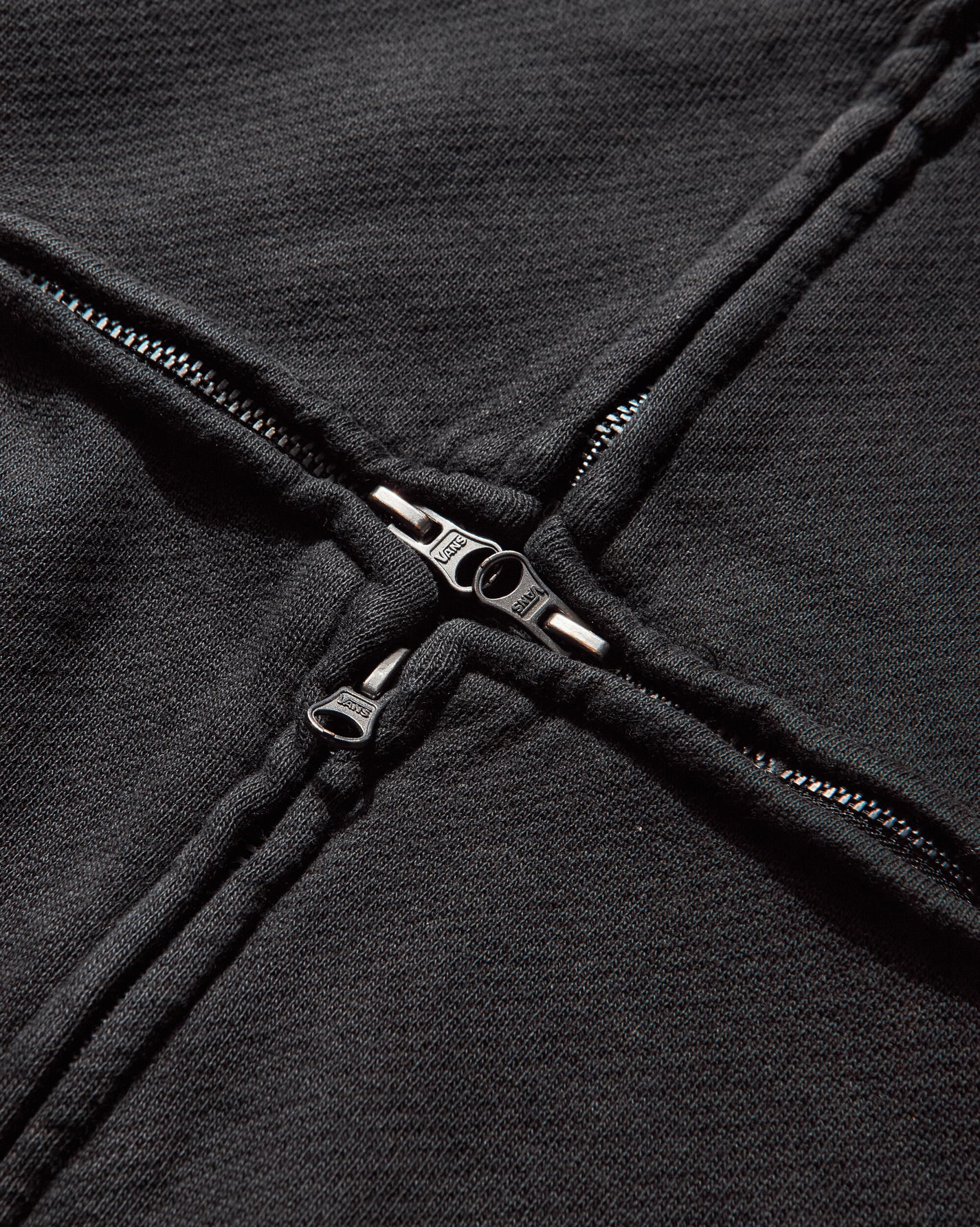 Vans Aod T Zipped Hoodie Washed Black Sweatshirts Zip-Ups VN000RSTEMQ1