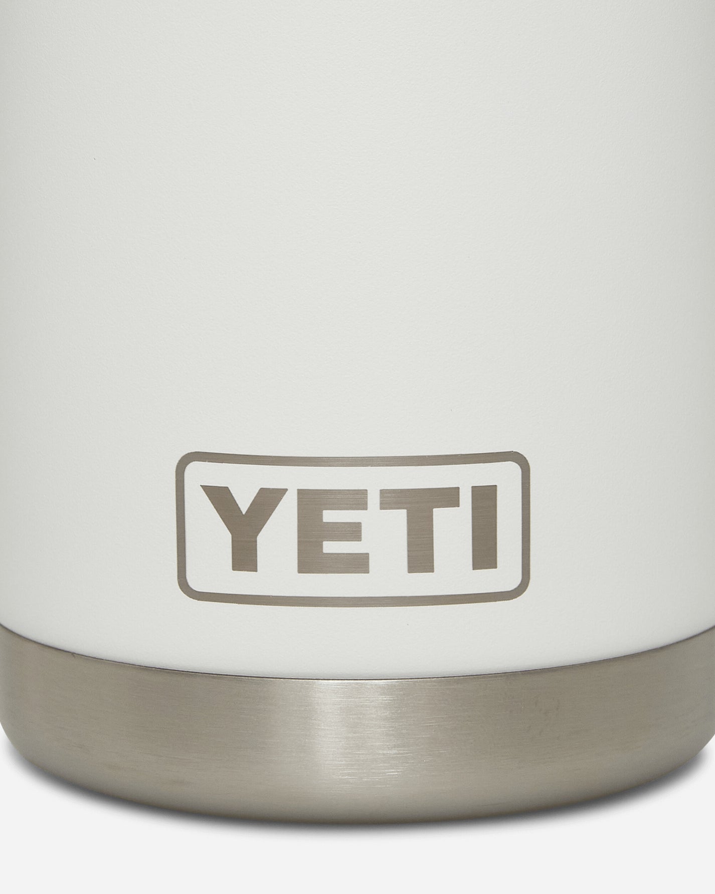 YETI Rambler 26 Oz Bottle White Equipment Bottles and Bowls 70000003489 WHT