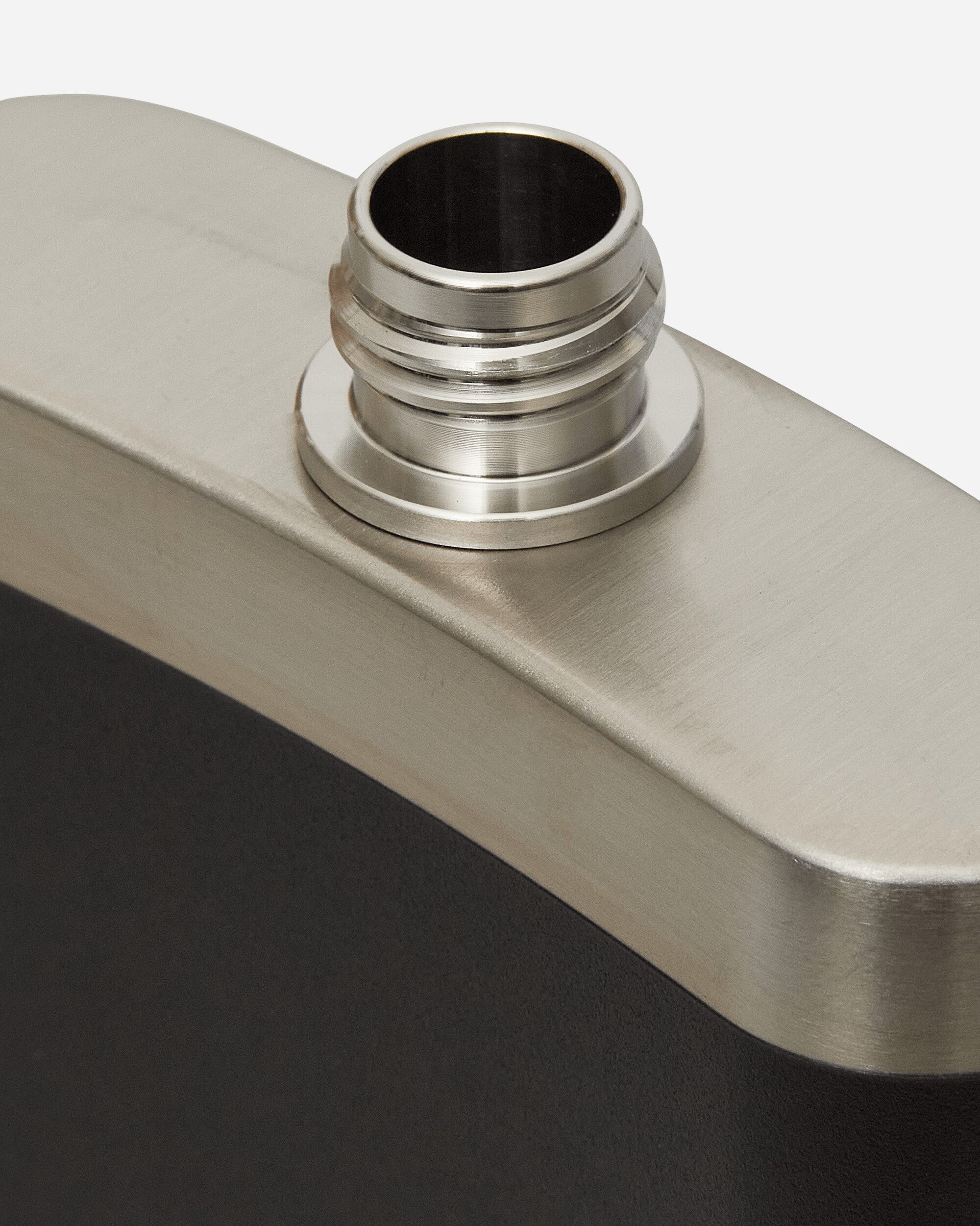 YETI Rambler Flask Black Equipment Bottles and Bowls 70000003788 BLK