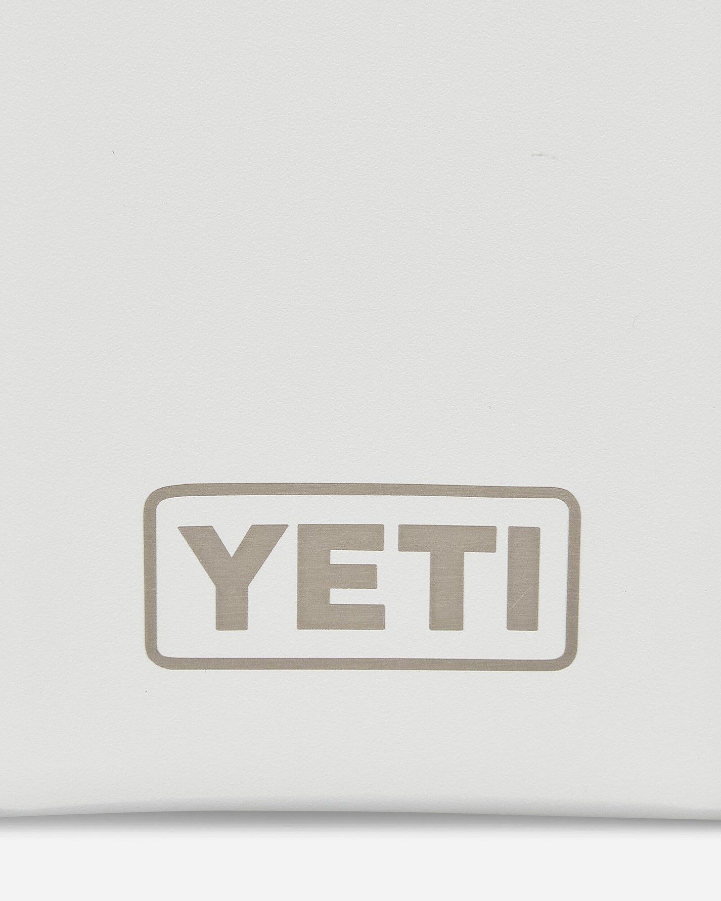 YETI Rambler Flask White Equipment Bottles and Bowls 70000003610 WHT