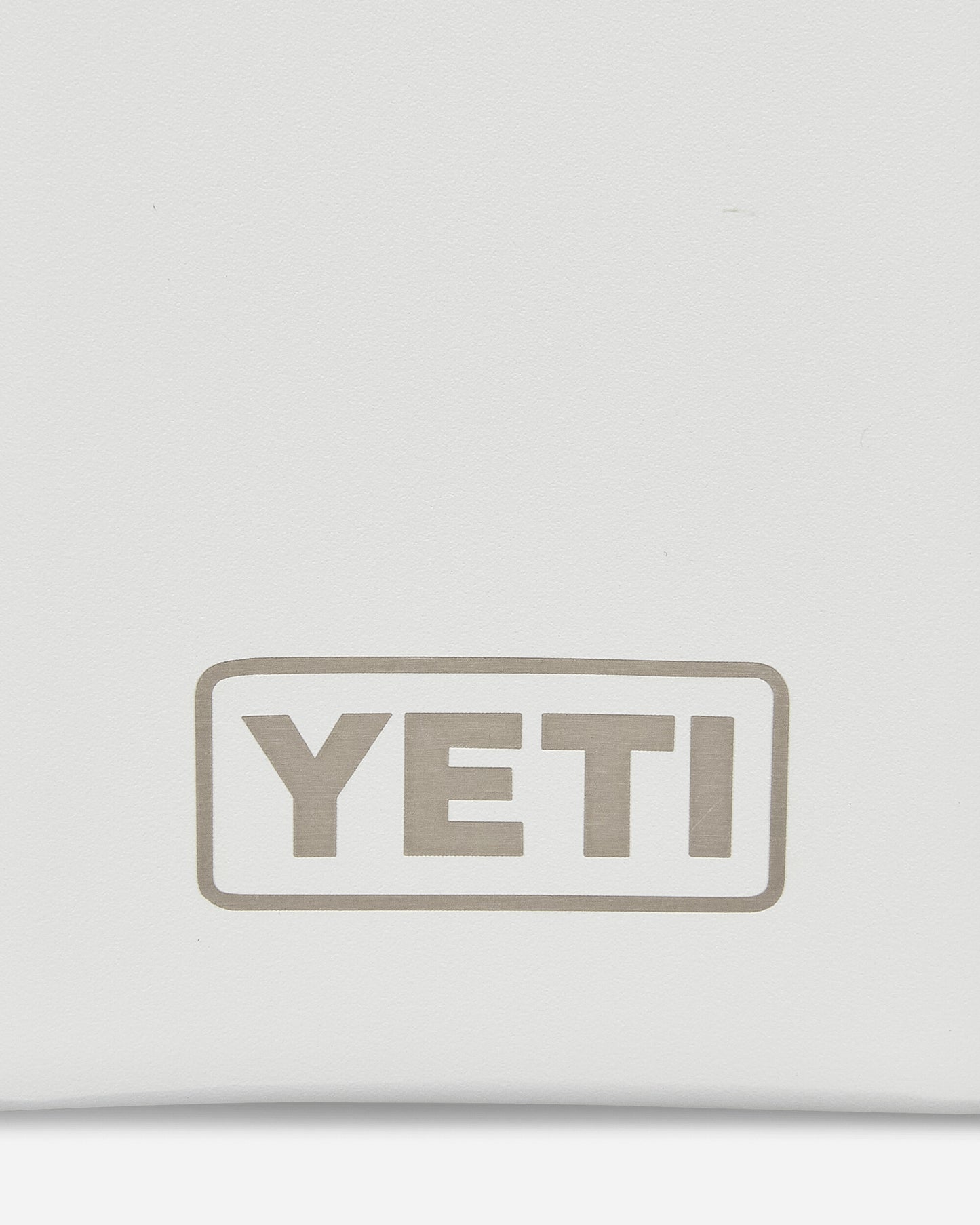 YETI Rambler Flask White Equipment Bottles and Bowls 70000003610 WHT