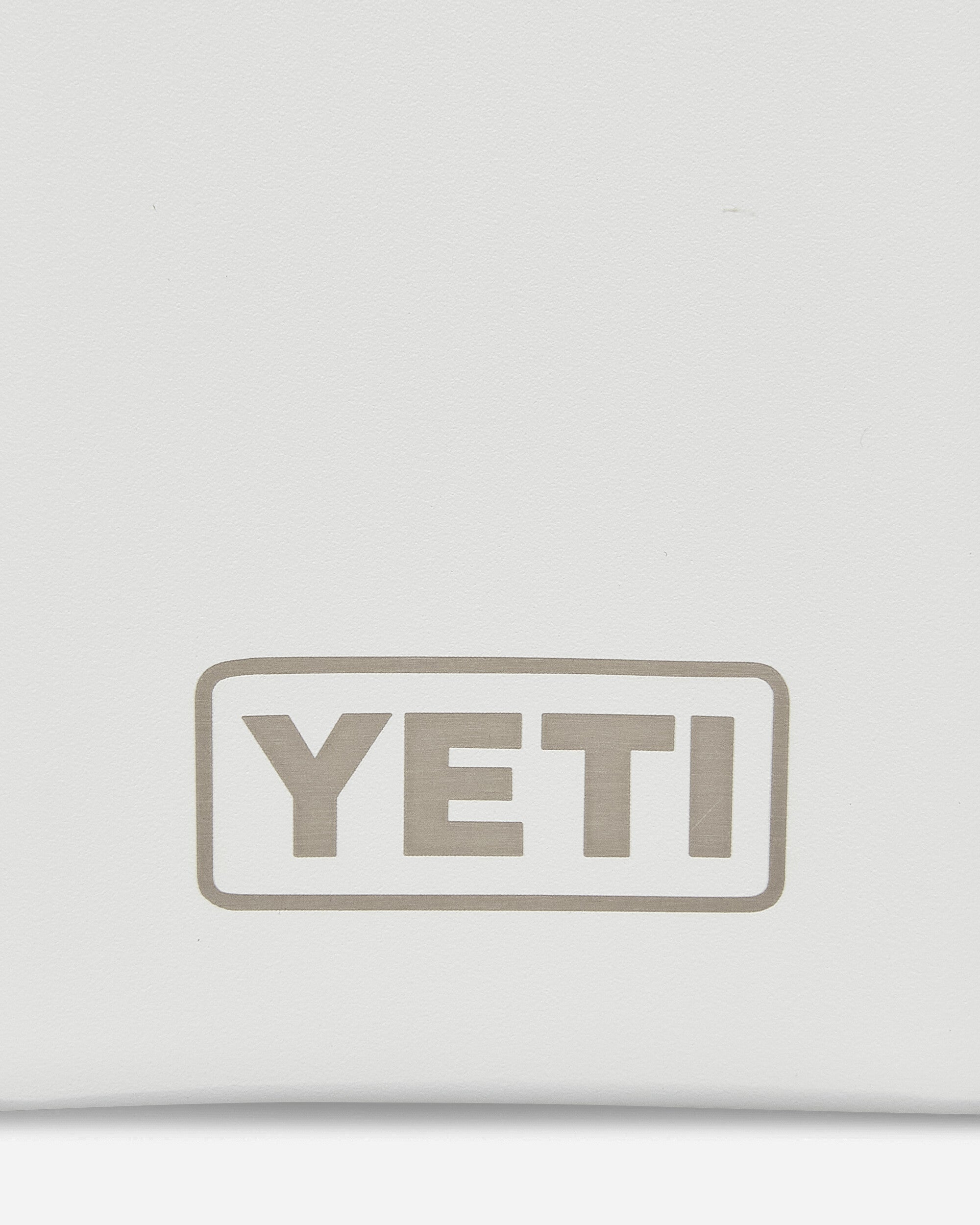 YETI Rambler Flask White Equipment Bottles and Bowls 70000003610 WHT