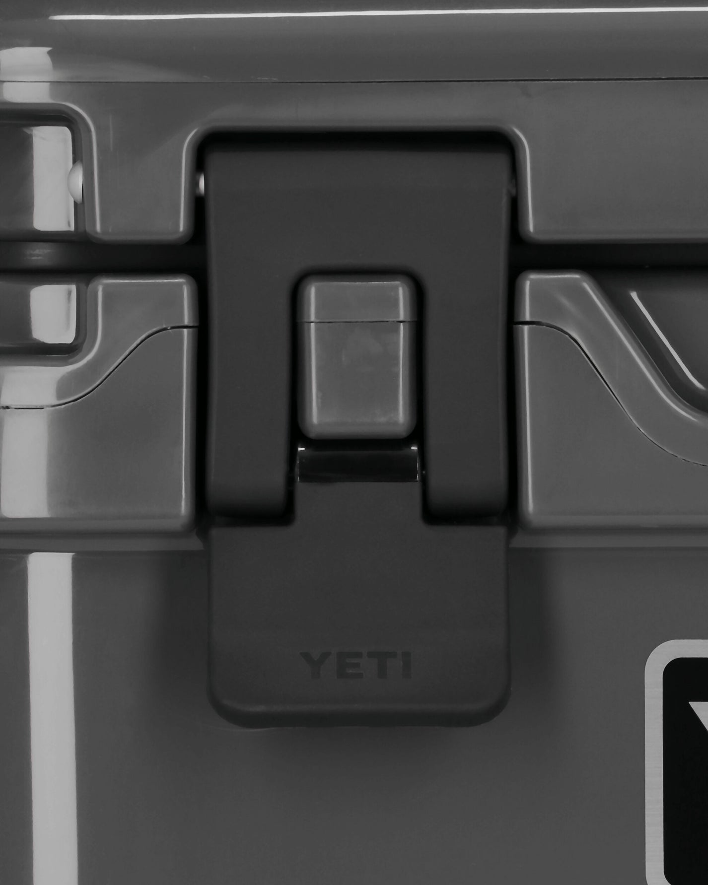 YETI Roadie 15 Charcoal Equipment Camping Gear 70000002255 CHR