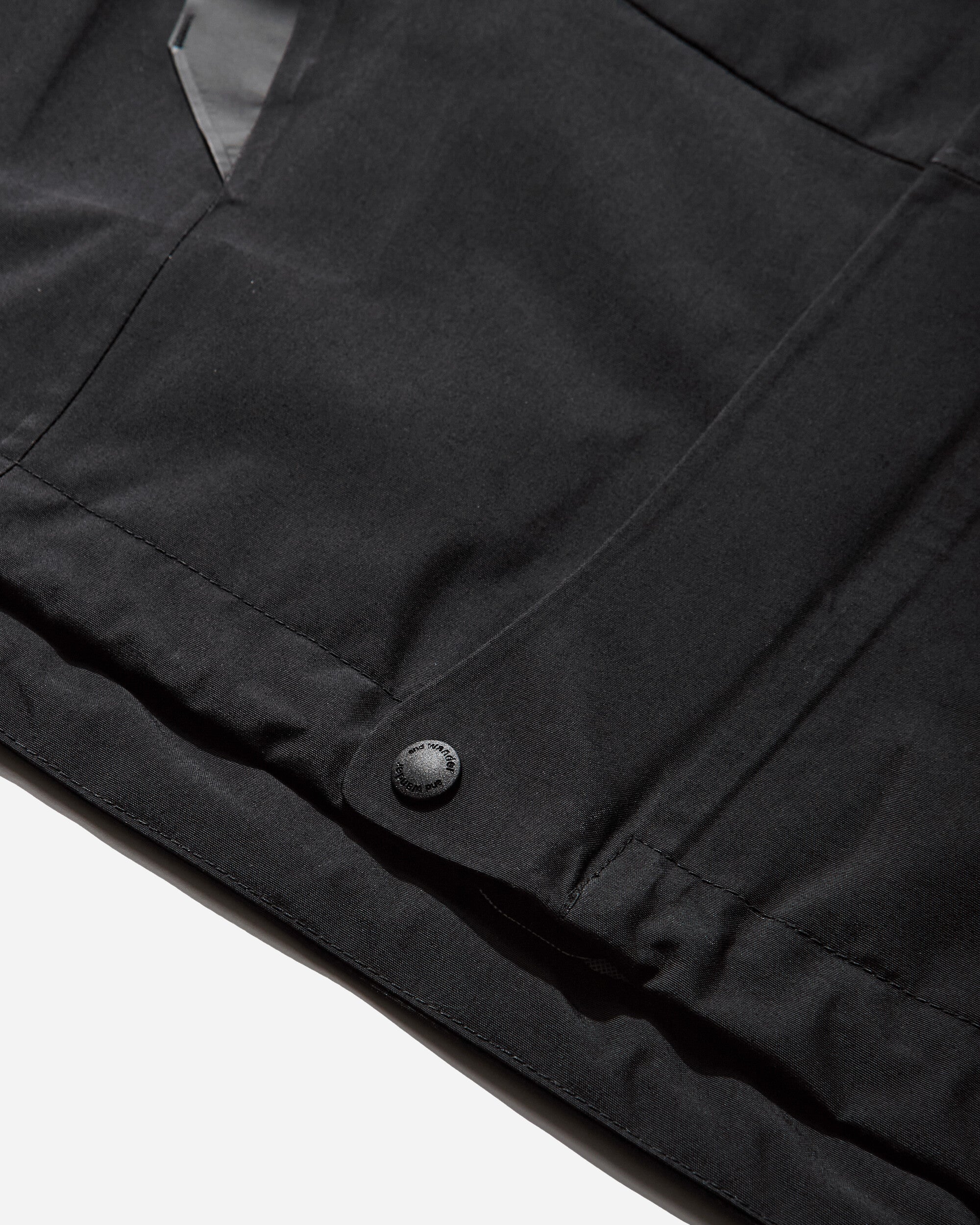 and wander 4  2.5L Hiker Rain Jacket Black Coats and Jackets Jackets 5745211003 010